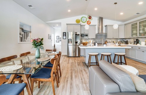 Half Moon Bay House | Half Moon Bay Vacation Rental: 1 Mile to Beach!