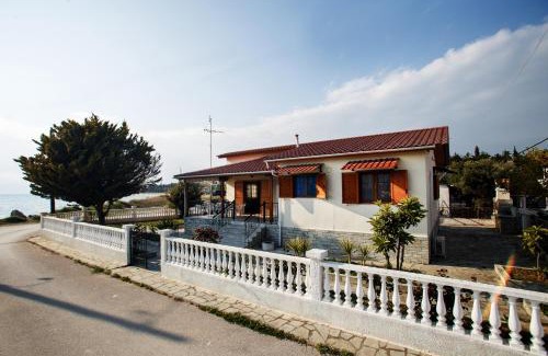 Nea Propontida House | Halkidiki SeaFront Beach House
