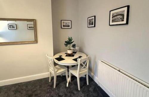 Blyth Apartment | Hambledon Downstairs Flat - Sleeps 3 -Pet friendly
