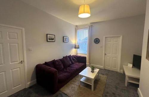 Blyth Apartment | Hambledon Downstairs Flat - Sleeps 3 -Pet friendly