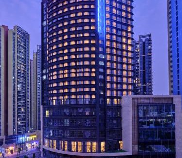Longhua District Hotel | Hampton by Hilton Shenzhen North Station