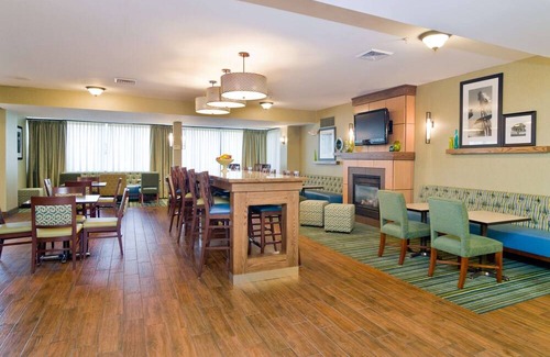 New Philadelphia Hotel | Hampton Inn New Philadelphia