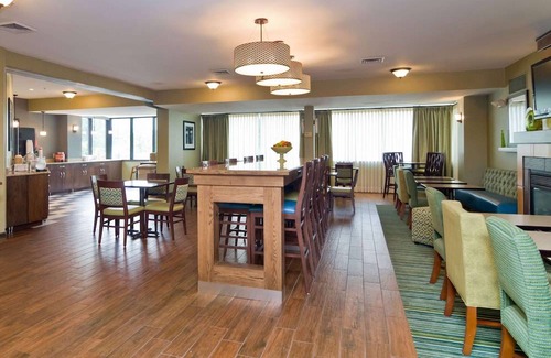 New Philadelphia Hotel | Hampton Inn New Philadelphia