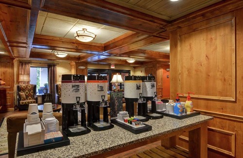 New Hartford Hotel | Hampton Inn and Suites New Hartford/Utica
