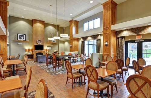 New Hartford Hotel | Hampton Inn and Suites New Hartford/Utica