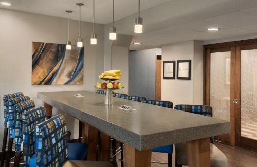 Appleton Hotel | Hampton Inn Appleton-Fox River Mall Area