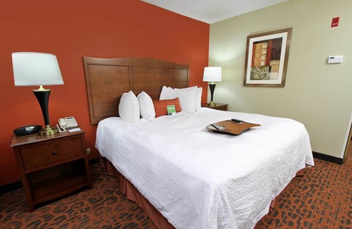 Crestline Heights Hotel | Hampton Inn Birmingham-Colonnade 280