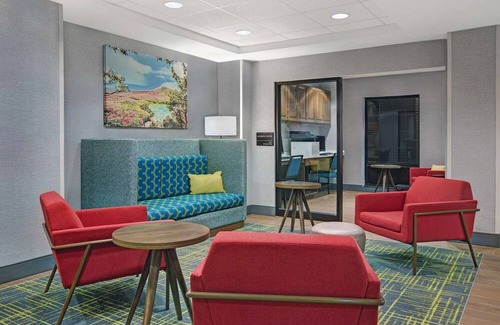 Westfield Hotel | Hampton Inn by Hilton Westfield