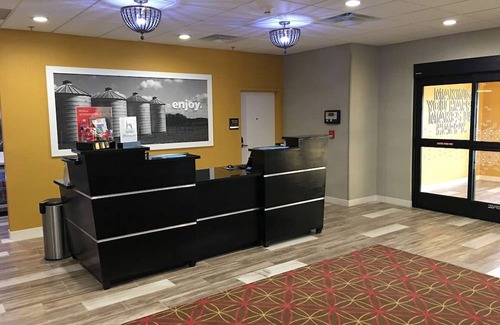 McPherson Hotel | Hampton Inn McPherson
