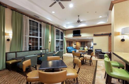 Austin Hotel | Hampton Inn & Suites-Austin Airport