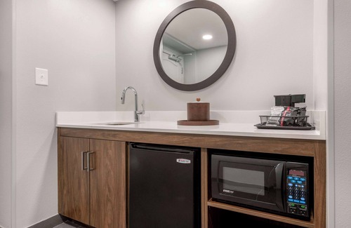Burlington Hotel | Hampton Inn & Suites Burlington, NC