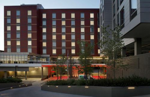 Gallaudet Hotel | Hampton Inn Washington DC NoMa Union Station