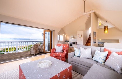 Coles Bay House | Hamptons Hideaway