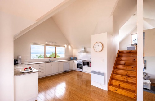 Coles Bay House | Hamptons Hideaway