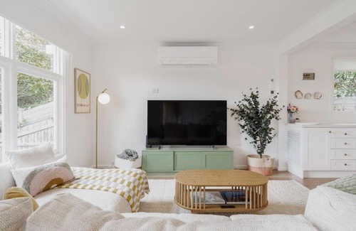 Dromana House | Hamptons on Heales - Classic Beach House Charm
