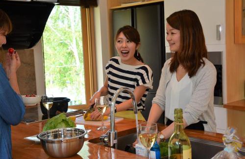 Hirafu House | Hana & Jo