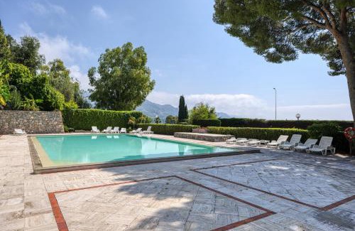 Latte Apartment | Hanbury Apt Pool And Sea - Happy Rentals