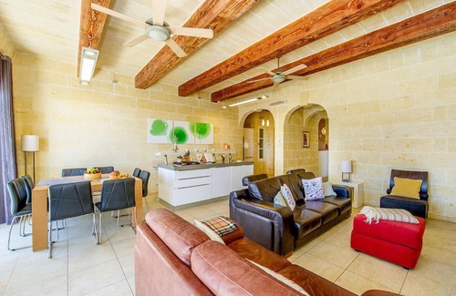 Qala House | Hanini Holiday Home