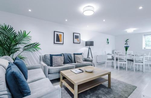Shrewsbury Apartment | Hansas Executive Hideaway - Two Premium Townhouses by Parydise - Great for Business or Family Stays