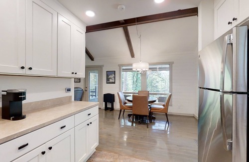 Gatlinburg - Pigeon Forge Cottage | Happy Camper