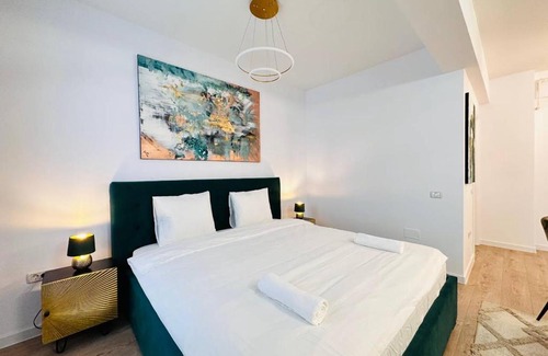 Sector 5 Apartment | Happy Studio - Near Roman Arenas & Unirii - RH Living