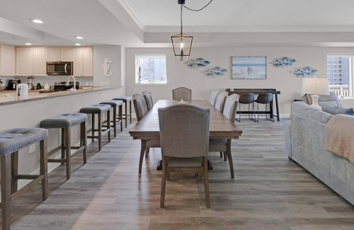 Holiday Isle Condo | Harbor Landing 201B – Spacious Harbor View Condo with Beach Access