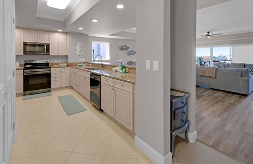 Holiday Isle Condo | Harbor Landing 201B – Spacious Harbor View Condo with Beach Access