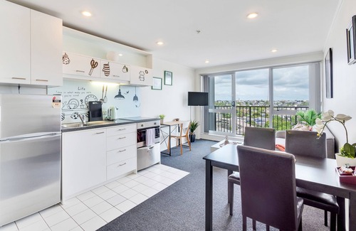 Auckland Central Business District Apartment | Harbour View Two Bedroom Apartment