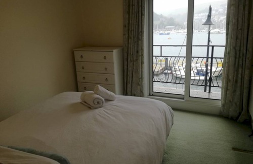 Dartmouth Apartment | Harbourside 2 - Two Bedroom Apartment, Sleeps 6