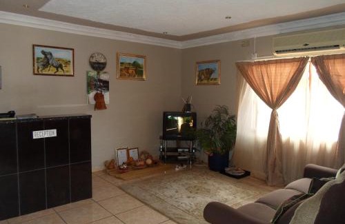 Francistown House | Hardrock Guest House