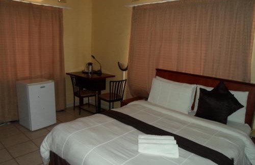 Francistown House | Hardrock Guest House
