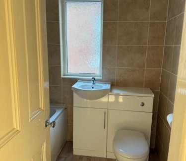 Blackpool House | Harmony House - Close to Blackpool FC - Excellent Transport Links - Sleeps up to 6