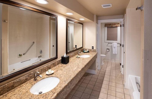 Coalinga Hotel | Harris Ranch Resort