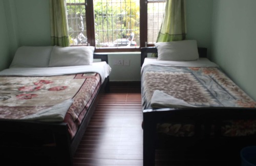 Pokhara House | Harry Guest House & Restaurant
