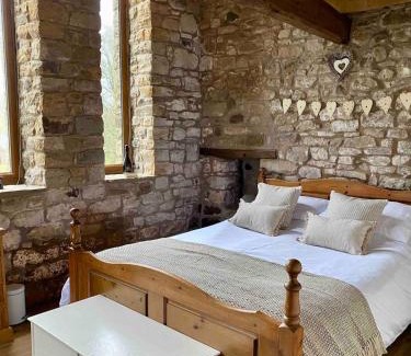Maulds Meaburn House | Harrys Barn detached character property
