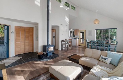 Olympia House | Harstine Beach House