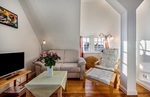 Alt-Travemunde/Ronnau Apartment | Haus Übersee Wohnung Tonga