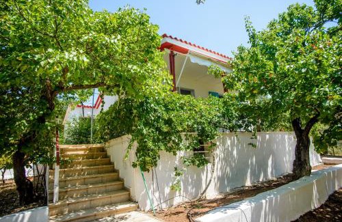 Lassi House | Haus Manya in Lassy
