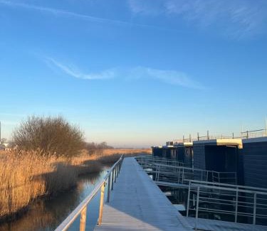 Wangerland Boat Rental | Hausboot der Friesländer im Wangermeer