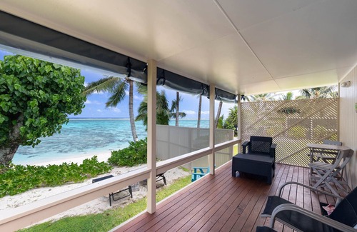 Tapere of Vaimaanga Cottage | Have direct access to your own beachfront.