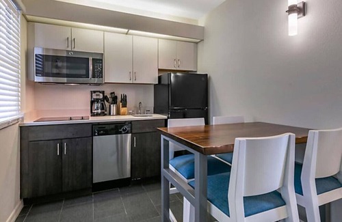 Daytona Beach Shores Condo | Have family fun in the sun at Daytona Beach in this resort 2BD condo