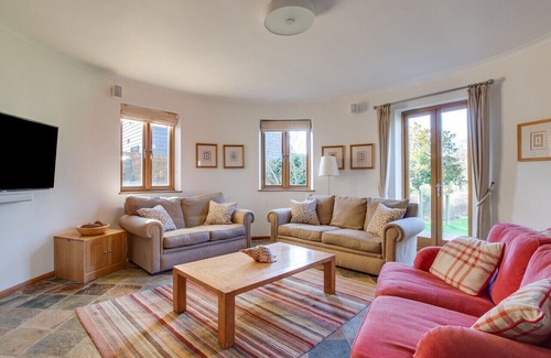 Abbess Roding House | Hawkridge Oast - Five Bedroom House, Sleeps 12