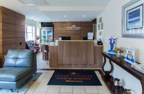 Potomac Falls Hotel | Hawthorn Suites Sterling Dulles North