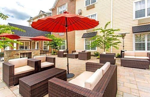 Potomac Falls Hotel | Hawthorn Suites Sterling Dulles North