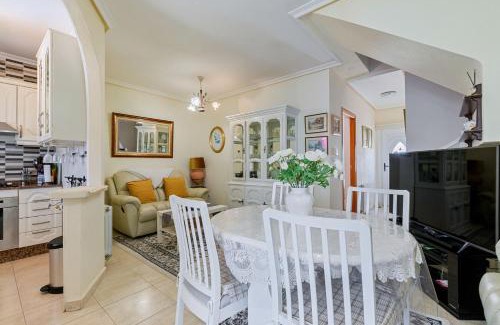 San Miguel de Salinas House | HE Euphoria