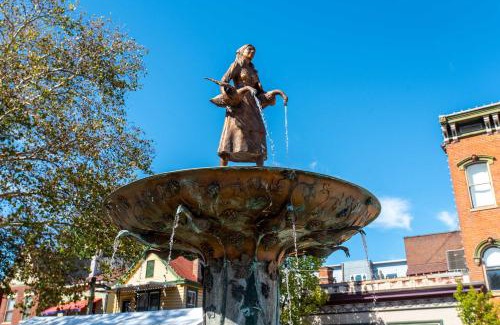 Covington House | Heart of Mainstrasse 4