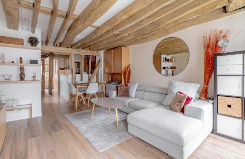 Quartier du Mail Apartment | Heart of Paris, Montorgueil, Charming Duplex