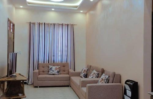 Dodoma Apartment | Heavenly ApHEARTment With a Swimming Pool