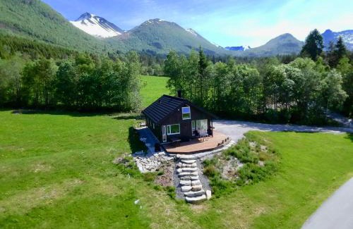 Isfjorden Ski Chalet | Heinåli Hytta
