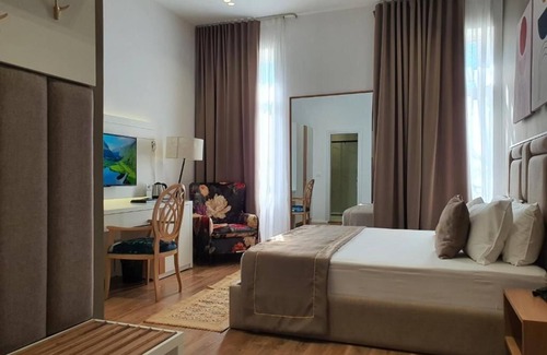 Qender Hotel | Heiress Hotel